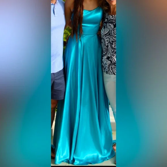 Sherri Hill prom dress - Picture 3 of 6